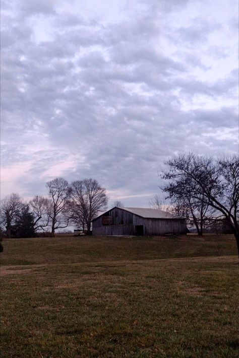 Kentucky Aesthetic, Rural Kentucky, Random Aesthetics, My Old Kentucky Home, Art Landscapes, Usa States, Book Aesthetics, Old Barn, Future Life