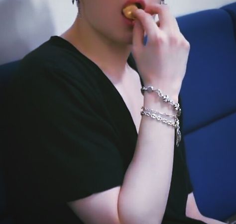 Yoongi Bracelet, Suga Jewelry, Korean Boys, Bts Yoongi, This Man, 3 Months, Min Yoongi, Bangtan Boys, Diamond Bracelet