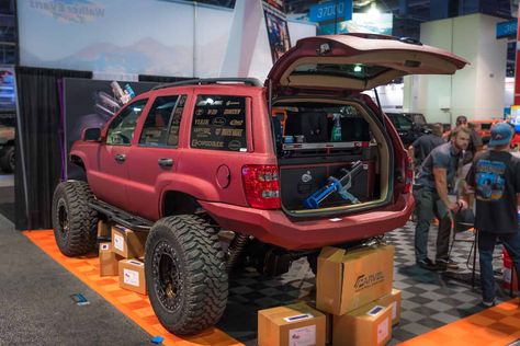 The Jeeps of SEMA 2017 - Expedition Portal Grand Cherokee Lifted, Jeep Zj, Jeep Xj Mods, Jeep Wj, Jeep Camping, Expedition Portal, Blue Chrome, Lifted Jeep, Offroad Jeep