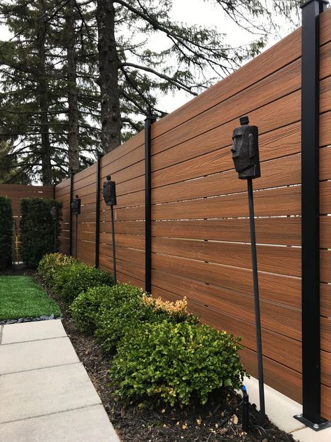 Modern Fence Design, House Fence Design, Privacy Fence Designs, Backyard Fence, Horizontal Fence, Front Yard Fence, Privacy Fences, Modern Fence, Fence Landscaping