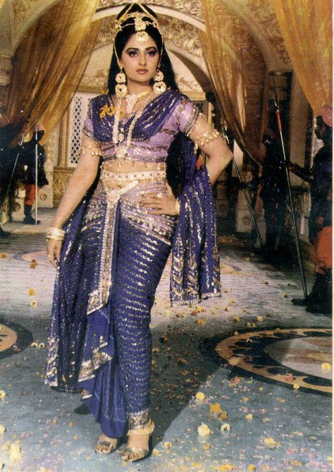 #Jayaprada #BollywoodFlashback #80s #rare #postcard #muvyz #muvyz032120 Unknown Aesthetic, Bridal Makup, Bollywood Retro, Desi Aesthetics, Karisma Kapoor, Retro Bollywood, Dancers Outfit, Bollywood Outfits, Indian Photoshoot