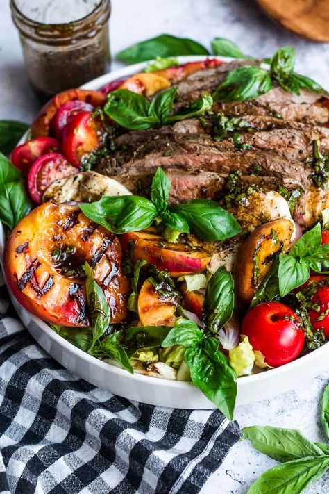 Grilled Flank Steak Salad with Peaches Steak Salad Recipes, Flank Steak Salad, Best Grilled Steak, Steak Salad Recipe, Grilled Steak Salad, Grilled Peach Salad, Avocado Salad Dressing, Grilled Salad, Potluck Side Dishes