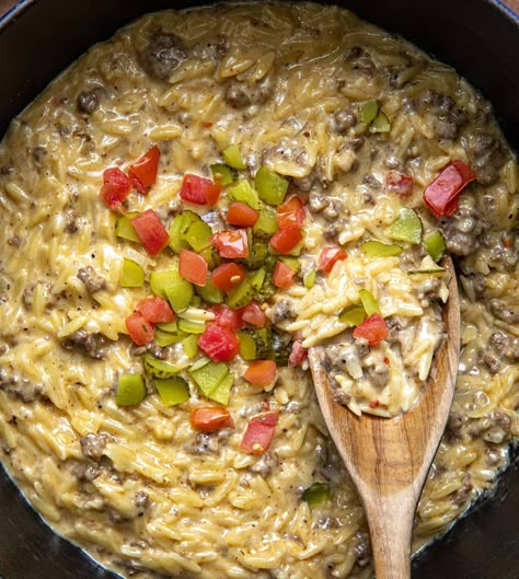 Experience the best of both worlds with Cheeseburger Orzo. This one-pot dish combines the flavors of a cheeseburger with a creamy pasta dish. Cheeseburger Orzo, Cheesy Orzo, Pickle Pizza, Hamburger Seasoning, Ramen Recipes Easy, Roasted Vegetable Pasta, Pasta Side, Beef Casseroles, Homemade Egg Noodles