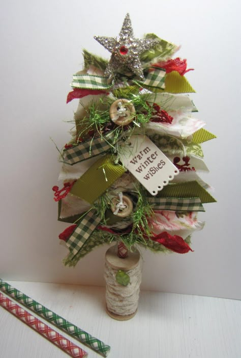 Greenwood Girl Cards: Make it Monday #229 - Fabric Strip Christmas Trees Lovely Video, Hello Christmas, Christmas Fabric Crafts, Make It Monday, Fabric Christmas Trees, Hospital Room, Large Tree, Christmas Tree Crafts, Small Christmas Trees