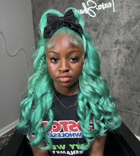 Teal Skunk Stripe, Turquoise Wig, Vacay Hairstyles, Colourful Wigs, Lace Install, 13x4 Lace Front Wig, Frontal Wig Hairstyles, Sew In Hairstyles, Wig Ideas