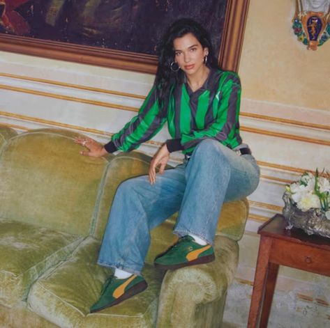 Dua Lipa Puma, She Looks So Perfect, Puma Palermo, British Football, Puma Outfit, Soccer Outfit, Puma Shop, Green Sneakers, Casual Work Outfit