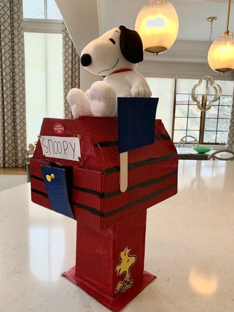 Snoopy Mailbox, Valentines Day Boxes, Snoopy Valentines, Snoopy Valentine, Valentines Box, Valentine Day Boxes, Event Props, Valentines Ideas, Valentine Box