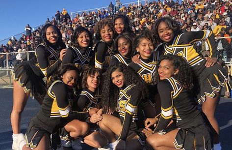 Yellow Cheerleader Aesthetic, Professional Cheerleader Aesthetic, Cheerleader Aesthetic Pictures, Cheerleader Aesthetic Black, High School Cheerleader Aesthetic, Cheerleader Aesthetic Middle School, Cheerleader Aesthetic, Black Cheerleaders, Cheer Uniform