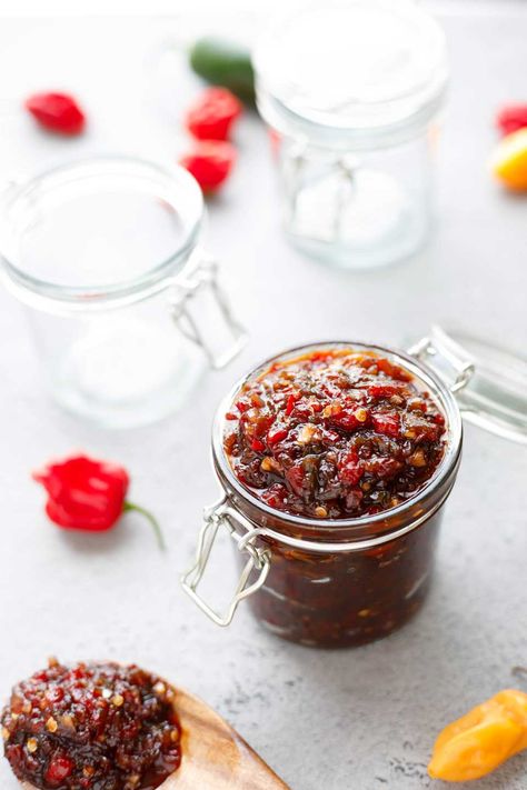 Homemade Relish, Pepper Chutney, Hot Pepper Relish, Homemade Chilli, Relish Recipe, Pepper Relish, Gifts Homemade, Relish Recipes, Cream Cheese Dips