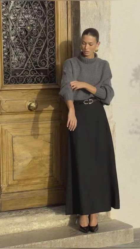 Timeless Clothes For Women, Modest Outfits Work, Linen In Fall, Maxi Skirt Work Outfit Office, Feminine Winter Fashion, Modest Outfit Winter, Winter Business Professional Outfits Cold Weather, Elegant Skirt Outfits Classy, Modest Preppy Outfits Aesthetic