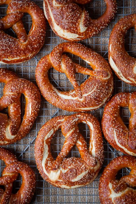 Bavarian Pretzels on a wire cooling rack. Pretzel Recipes, German Pretzels, Bavarian Pretzel, Pretzel Dough, Pretzel Shape, Pretzel Twists, Silicone Baking Sheet, Pretzels Recipe, Traditional Recipes