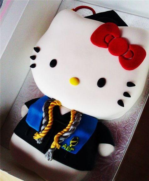 Hello Kitty graduation cake with honors Kue Hello Kitty, Hello Kitty Graduation, Graduation Things, Images Hello Kitty, Kitty Cake, Hello Kitty Themes, Hello Kitty Cake, Hello Kitty Party, Graduation Cap Decoration