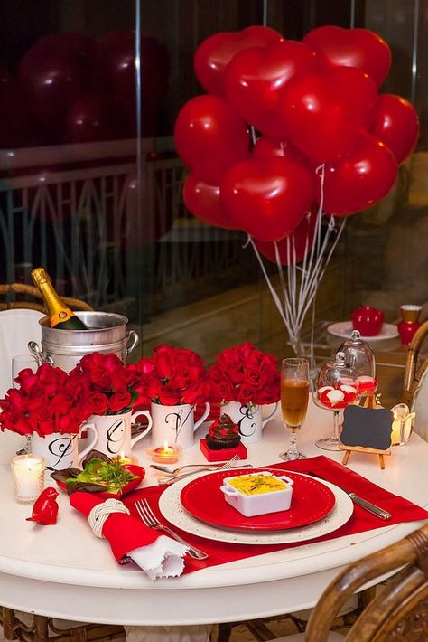 Valentine's day dinner table setting with roses and balloons Valentine Dinner Decorations, Valentine Dinner Party, Romantic Dinner Decoration, Romantic Room Decoration, Romantic Table Setting, Valentine Table Decorations, Valentinstag Party, Romantic Dinner For Two, Tafel Decor