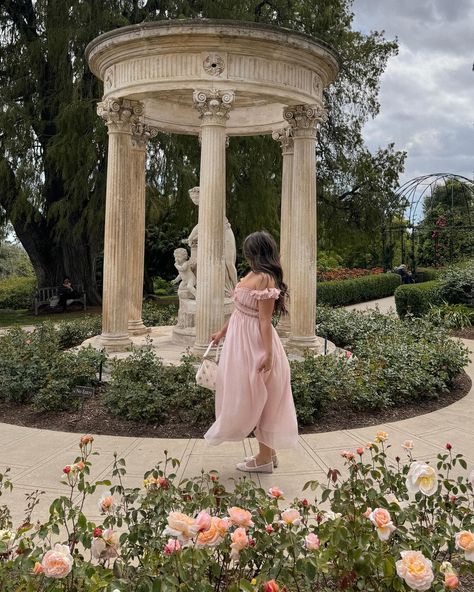 Heaven is a rose garden 🌸🎀💕 Spring inspo, spring things to do, spring aesthetic, Pinterest inspo, Huntington rose garden Huntington Rose, Honeymoon France, Classy Garden, Picnic Pictures, Garden Photoshoot, 25 Birthday, Spring Things, Garden Picnic, Spring Inspo