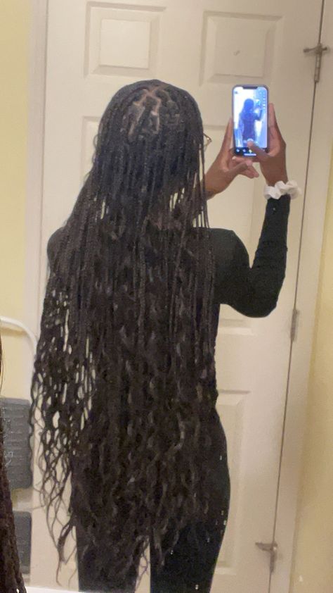 Extra Long Knotless Braids With Curly Ends, Bohohemian Knotless Braids, Medium Boho Knotless Braids Human Hair, Peekaboo Bohemian Braids, Bohemian Knotless Braids Styles, Medium Bohemian Knotless Braids With Color, Bohomeian Knotless Box Braids, Bohemian Knotless Braids Medium, Boohoo Knotless Braids