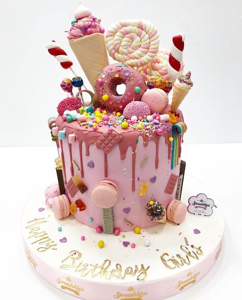 Sweet Birthday Cake Ideas, Sweet Birthday Cake, Lolly Cake, Cake Decorating Icing, 2 Birthday Cake, Candy Cakes, Candyland Party, Themed Wedding Cakes, Sweet Birthday