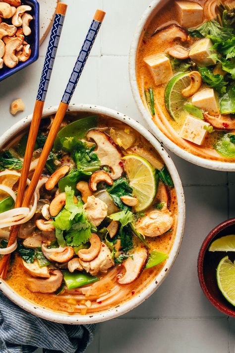 Two bowls of our cozy Thai-inspired curry noodle soup — one with chicken and one with tofu Tofu Noodle Soup, Soup Thai, Curry Noodle Soup, Weight Watchers Dinner, Coconut Milk Soup, Leftovers Soup, Easy Curry, Curry Noodles, Minimalist Baker