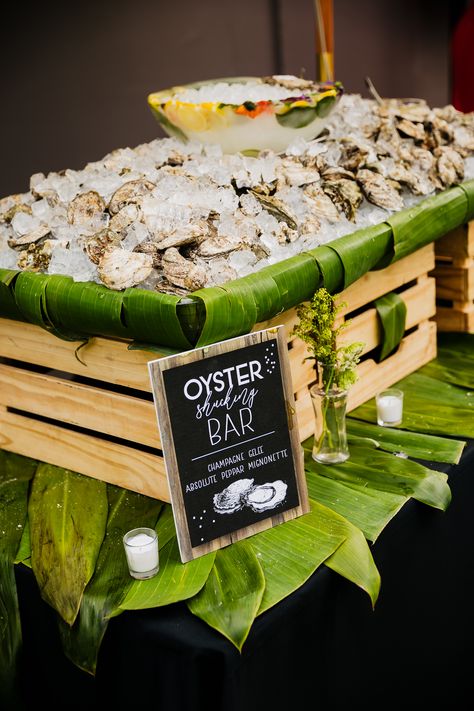 Diy Oyster Bar, Seafood Buffet Ideas, Oyster Bar Party, Raw Bar Display, Seafood Bar, Oyster Shucking Party, Oyster Bar Wedding, Oyster Station, Oyster Catering