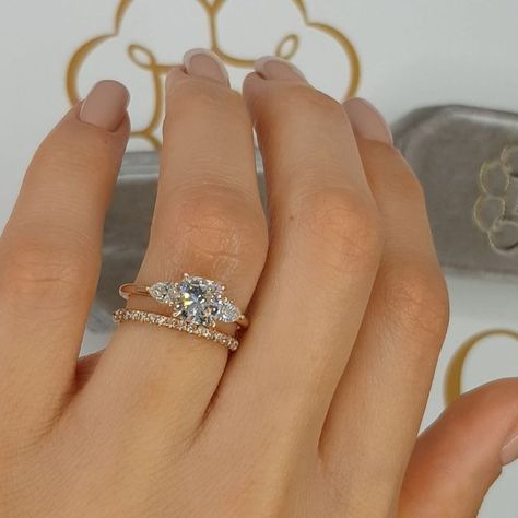 Benz & Co. Diamonds on Instagram: “We love pairing our cushions with pear shapes! Dont you?💍💎✔💜” Engagement Ring For Short Fingers, Chubby Finger Engagement Ring, Rings For Chubby Fingers, Engagement Rings For Chubby Fingers, Engagement Rings On Finger, Gold Band Engagement Rings, Pear Shapes, Diamond Alternative Engagement Ring, Wedding Dress Jewelry