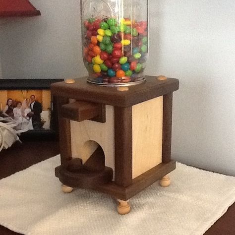 Diy Gumball Machine, Dispenser Diy, Gumball Machines, Wood Craft Projects, Our First Home, Candy Dispenser, Wood Shop Projects, Easy Wood, Woodworking Projects That Sell