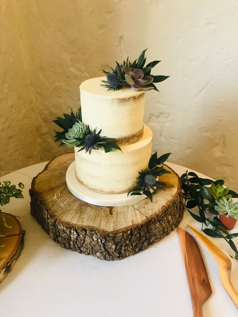 Thistle Wedding Cake, Blue Thistle Wedding, Thistle Wedding Flowers, Scottish Wedding Cakes, Thistle Wedding, Scottish Flowers, Mums Wedding, Blue Thistle, Wedding Cakes Blue