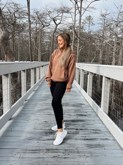 Brown Hoodie Outfit Woman, Tan Sweatshirt Outfit, Tan Hoodie Outfit, Short Hair Ideas For Men, Fall Hoodie Outfit, Boys Crazy Hair Day, Crazy Hair Day Styles, Fall Hoodie Outfits, Sweat Outfits For Women