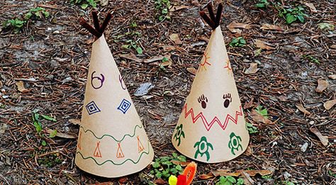 Make this fun and easy Construction Paper TeePee craft with the kids to help them get a better understanding of how Thanksgiving began. Teepee Craft, Mountain Craft, Decorations For Thanksgiving, Fun Thanksgiving Crafts, Easy Thanksgiving Crafts, Construction Paper Crafts, Turkey Crafts, Turkey Craft, Thanksgiving Crafts For Kids