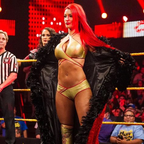 @evamarie_wwee shared a photo on Instagram: “Queen ❤️” • Oct 9, 2021 at 6:35pm UTC Eva Marie Wwe, Belly Button Piercings, Instagram Queen, Eva Marie, Wrestling Wwe, Belly Button Piercing, Wwe Photos, Casual Athletic, Professional Wrestling