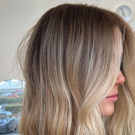 SoCal Hair | Custom Blondes + Hand-tied Extensions on Instagram: "soft. effortless. blonde.  • • • • • • • • • • • • • • • • • • • #balayage #balayagehighlights #babylights #highlights #balayagehair #curlyhair #hair #hairinspo #instahair #shorthair #longhair #longhairbalayage #balayageombre #hairpainting #reversebalayage #warmblondes #murrietahairstylist #ashyblonde #redkenshadeseq #coronahairstylist #eastvalehairstylist #norcohairstylist #coronahair #chinohairstylist #californiahairstylist #ochairstylist #hairinspo #livedinblonde #modernsalon #behindthechair #hairbysavss" Lived In Low Maintenance Blonde, Low Lights Blonde Hair Dark Roots, Natural Lived In Blonde Balayage, Blonde Subtle Balayage, Low Maintenance Balayage Hair, Reverse Balayage Short Hair, Blonde Balayage Subtle, Sand Blonde Balayage, Half Head Highlights