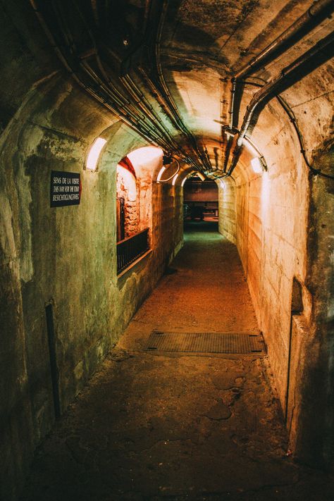 Abandoned Tunnel Aesthetic, Tunnels Underground, Leake Street Tunnel, Paris Underground Tunnels, Underground Bunker, The Catacombs, Underground Tunnels, Sopot, U Bahn