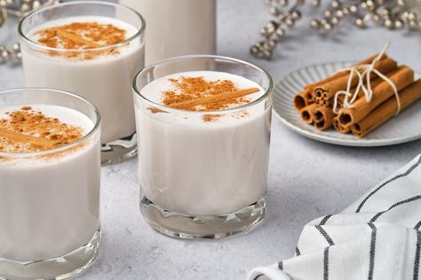 Vegan Coquito Recipe Non Dairy Coquito Recipe, Vegan Egg Nog Recipe, Vegan Coquito Recipe, Traditional Coquito Recipe, Vegan Coquito, Vegan Egg Nog, Holiday Drinks Christmas, Coquito Recipe, Spiced Tea