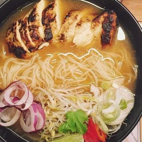 Wagamama Ramen Recipe Kylie Jenner Ramen Noodles, Kylie Jenner Ramen, Wagamama Ramen, Lipton Onion Soup Meatloaf Recipe, Onion Soup Meatloaf Recipe, Wagamama Recipe, Lipton Onion Soup Meatloaf, Meatloaf Recipe Video, Ramen Noodles Recipe