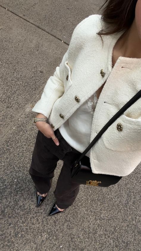 Tweed Jacket Outfit Casual, Boucle Jacket Outfit, Chanel Jacket Outfit, Style Tweed Jacket, Tweed Blazer Outfit, Tweed Jacket Style, White Jacket Outfit, Black Jacket Outfit, Summer Evening Outfit