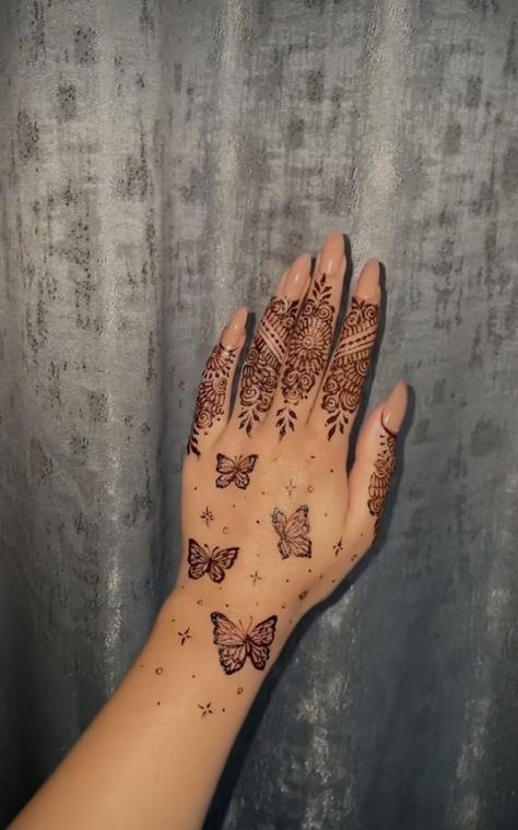 Forearm Henna Tattoo, Forearm Henna, Henna Ideas, Modern Henna, Modern Henna Designs, Henna Tattoos, Henna Tattoo Designs, Henna Tattoo, Henna Designs