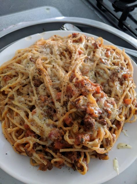 Homemade Spaghetti Bolognese Homemade Spaghetti, Spaghetti Bolognese, Food Babe, January 12, Yummy Eats, Beautiful Food, Nutritious Meals, Yummy Recipes, Vegan Vegetarian