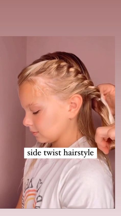 EASY SIDE TWIST HAIRSTYLE ❤️ It’s Victoria’s birthday, so I’m sharing one of her favorite hairstyles. This is a simple and easy side twist… | Audrey McClelland (@audreymcclellan) su Instagram Side Twist Hairstyles Simple, Side Twist Hairstyles, Twist Hairstyle, Side Twist, Hair Half Up Half Down, Braid Inspiration, Hair Half Up, Twist Braid Hairstyles, Easy Sides