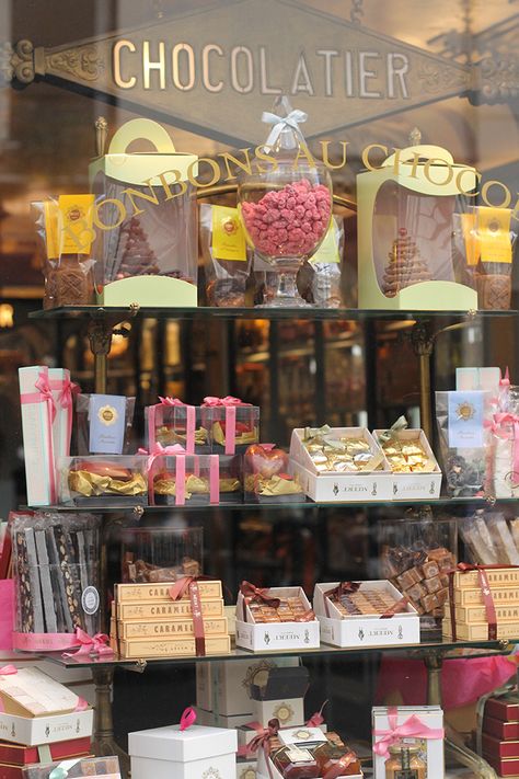 Paris Paris Chocolate Shop, Chocolate Cafe Shop, Chocolate Store Design, Chocolatier Shop, Excuse My French, Chocolate Shops, Patisserie Fine, Chocolate Stores, Shop Fronts