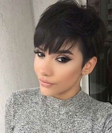 Pixie Cut With Long Bangs, Hairstyles Pixie, Cheap Human Hair Wigs, Pixie Cut With Bangs, Pixie Bob Haircut, Long Pixie Cuts, Short Hair Pixie Cuts, Short Human Hair Wigs, Makijaż Smokey Eye