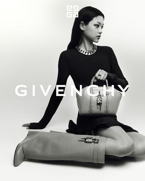 Model Bag Pose, Posing With Bag, Coach Campaign, Mika Schneider, Bag Shoot, Mini Antigona, Givenchy Fashion, Givenchy Beauty, Fashion Dream Job