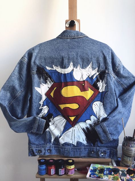 Superman Jacket, Custom Levis, Diy Clothes Patterns, Denim Diy Clothes, Jacket Drawing, Bone Bordado, Diy Pants, Painted Clothes Diy, Fabric Painting On Clothes