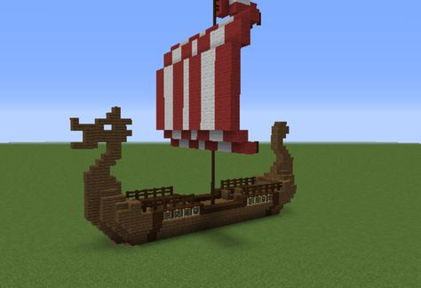 Viking / Nordic Long Boat - GrabCraft - Your number one source for MineCraft buildings, blueprints, tips, ideas, floorplans! Minecraft Medieval Boat Dock, Boat Design Minecraft, Minecraft Minecart Track Ideas, Boat Minecraft Build, Viking Boat Minecraft, Pirate Boat Minecraft, Minecraft Boat, Minecraft Ship, Villa Minecraft