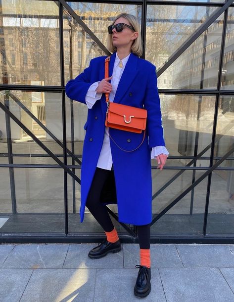 Cobalt Blue Bag Outfit, Cobalt Blue Coat Outfit, Cobalt Blue Jacket Outfit, Cobalt Blue Outfit, Blue Coat Outfit, Coat Styling, Royal Blue Outfits, Blue Dress Outfits, Blue Outfits