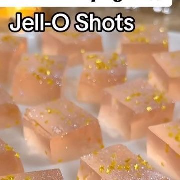 Cocktails (21+ to follow) on Instagram: "Sparkle your way into 2024 with these Glitter Rosé Champagne Jell-O Shots! ✨🥂 They will take your New Year’s parties to the next level 🤩 Tag a friend that would love these! 🥂 #glitterrosechampagnejelloshots #rose #champagne #jelloshots #jello #shots #nye #newyears #nyecocktails #holidaycocktails #glitter Ingredients: -1.5 cups Rosé champagne, divided -1/3 cup sugar -2 tbsp lemon juice -2 envelopes gelatin -1/2 cup vodka -edible glitter" Champagne Shots, Champagne Jello Shots, New Years Eve Drinks, New Years Eve Party Ideas Food, New Years Cocktails, Jell O Shots, Jelly Shots, Champagne Birthday, Jello Shot Recipes