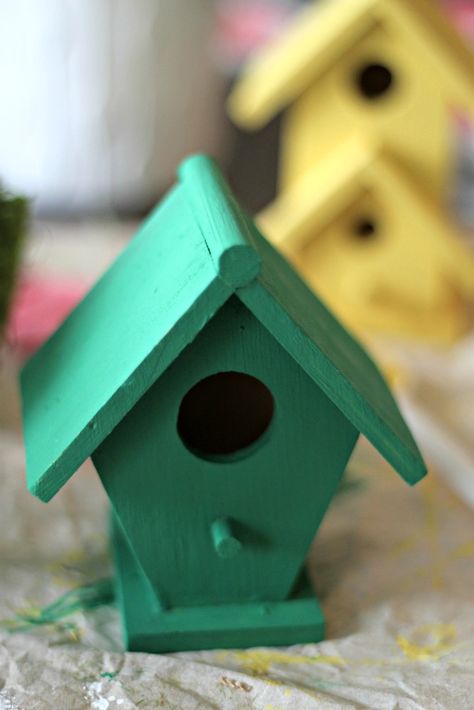 DIY Moss Birdhouses Moss Birdhouse, Moss Roof, Diy Moss, Spring Mantle, Spring Banner, Wood Birdhouses, Amazing Appetizers, Bird Nest, Birdhouse