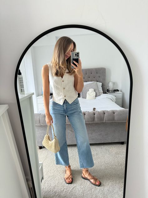 The Perfect Vintage Wide-Leg Crop … curated on LTK Jeans Outfit Petite, Wide Leg Crop Jeans Outfit, Crop Jeans Outfit, Wide Leg Cropped Jeans Outfit, Cropped Pants Outfit, Cropped Jeans Outfit, Outfit Petite, Midi Skirts Style, Wide Leg Jeans Outfit