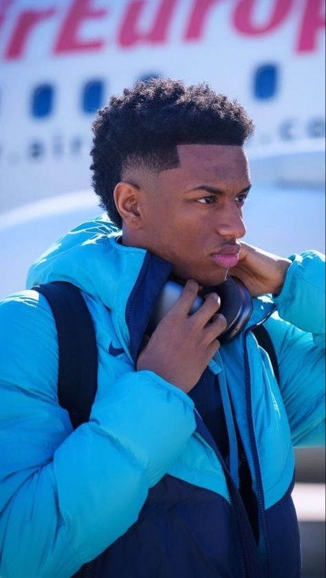 Kc Aesthetic, Soccer Player Hairstyles, Afro Fade Haircut, Cornrow Braids Men, Black Boys Haircuts, Natural Hair Haircuts, Afro Fade, Black Hair Cuts, Waves Haircut