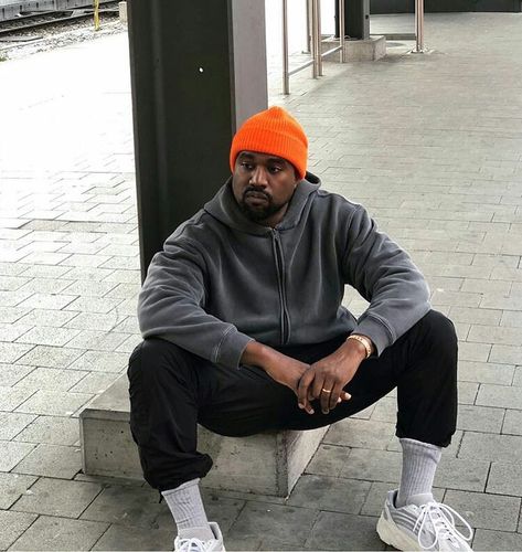 Zip Hoodie Men, Kanye West Outfits, Kanye Fashion, Kanye West Style, Black Men Fashion Urban, Yeezy Outfit, Mens Zip Hoodie, Mens Fashion Streetwear, Mens Fashion Casual Outfits