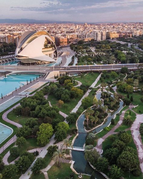 Santiago Calatrava Architecture, Spain Travel Guide, Book Flights, Instagram Guide, Santiago Calatrava, Spain Holidays, Vacation Inspiration, Book Things, Valencia Spain