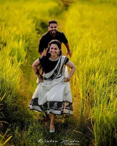 Kerala Wedding Photography, Kerala Wedding, Wedding Photoshoot Props, Pre Wedding Photoshoot Outdoor, Wedding Photoshoot Poses, Indian Wedding Photography Poses, Pre Wedding Poses, Cute Couples Photography, Save The Date Photos