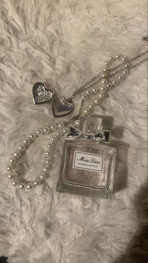 Heart Locket Aesthetic, Locket Aesthetic, White Chocolate Covered Strawberries, Necklace Coquette, Miss Dior Blooming Bouquet, Dior Aesthetic, Dior Girl, Ethereal Aesthetic, Dior Perfume